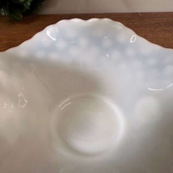 Fenton Hobnail Milk Glass Bowl Vintage White Ruffled‎ Double Handle Dish - Picture 5 of 5